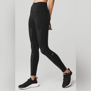 Alo Yoga 7/8 High Waisted Moto Leggings Black Mesh Panels Athleisure Women’s M